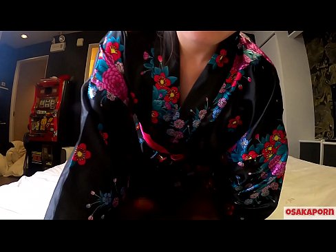❤️ Vajza e re cosplay pëlqen seksin deri në orgazmë me një shiringë në një kalorës dhe një blowjob. Vajzë aziatike me pidhi leshtore dhe cica të bukura me kostum tradicional japonez në video amatore që tregon masturbim me lodra qij. Sakura 3 OSAKAPORN. ❌ Video porno në sq.tvmarket.top ❌