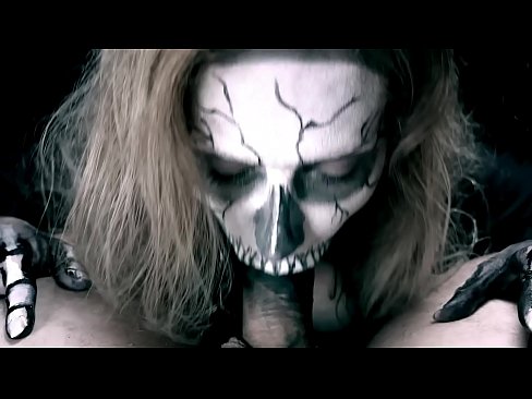 ❤️ Vajzë demonike që thith karin me gojën e saj të zezë dhe gëlltit sperma. ❌ Video porno në sq.tvmarket.top ❌