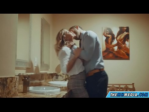 ❤️ Kur një bjonde me bukë ju josh në një banjë publike ❌ Video porno në sq.tvmarket.top ❌